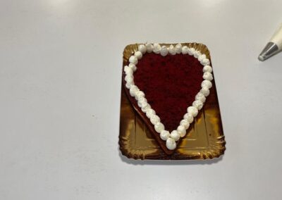 Formate dei ciuffetti intorno al cuore