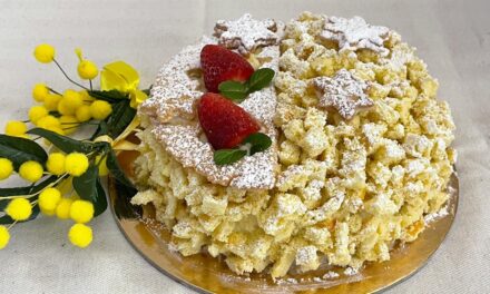 TORTA MIMOSA RIVISITATA CON FRAGOLE (PASTA BISCUIT FARCITA A STRATI)