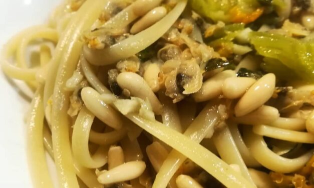 LINGUINE ALLE ARSELLE CON FIORI DI ZUCCA E PINOLI DELLA MONICA