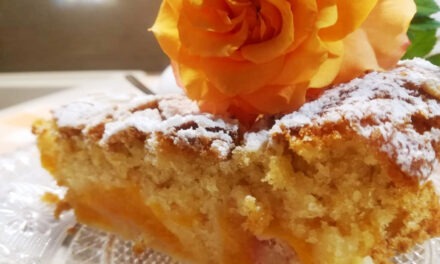 PLUMCAKE SOFFICISSIMO CON PESCHE DELLA MONICA