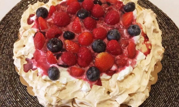 TORTA PAVLOVA RIVISITATA DELLA MONICA