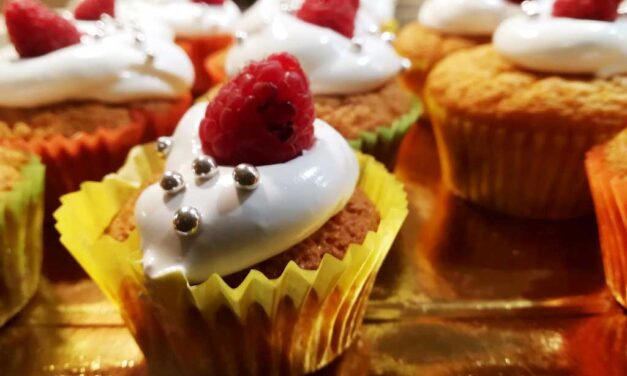 GLASSA PER CUPCAKES DELLA MONICA