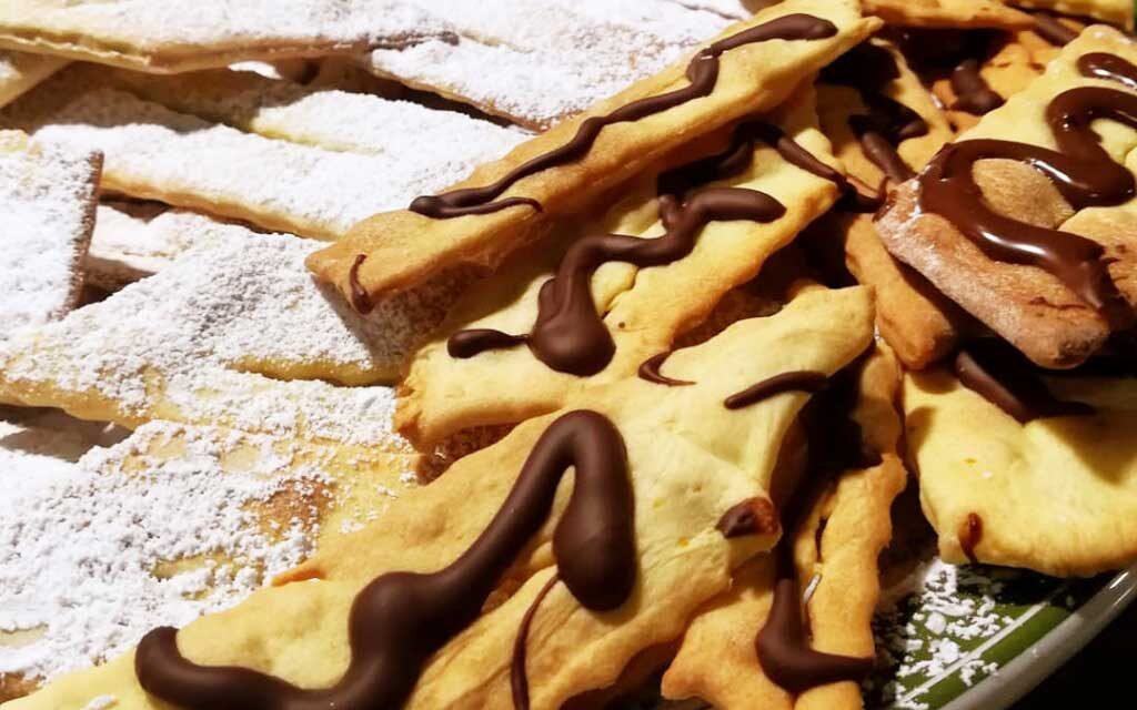 CHIACCHIERE O CENCI CROCCANTI DELLA MONICA