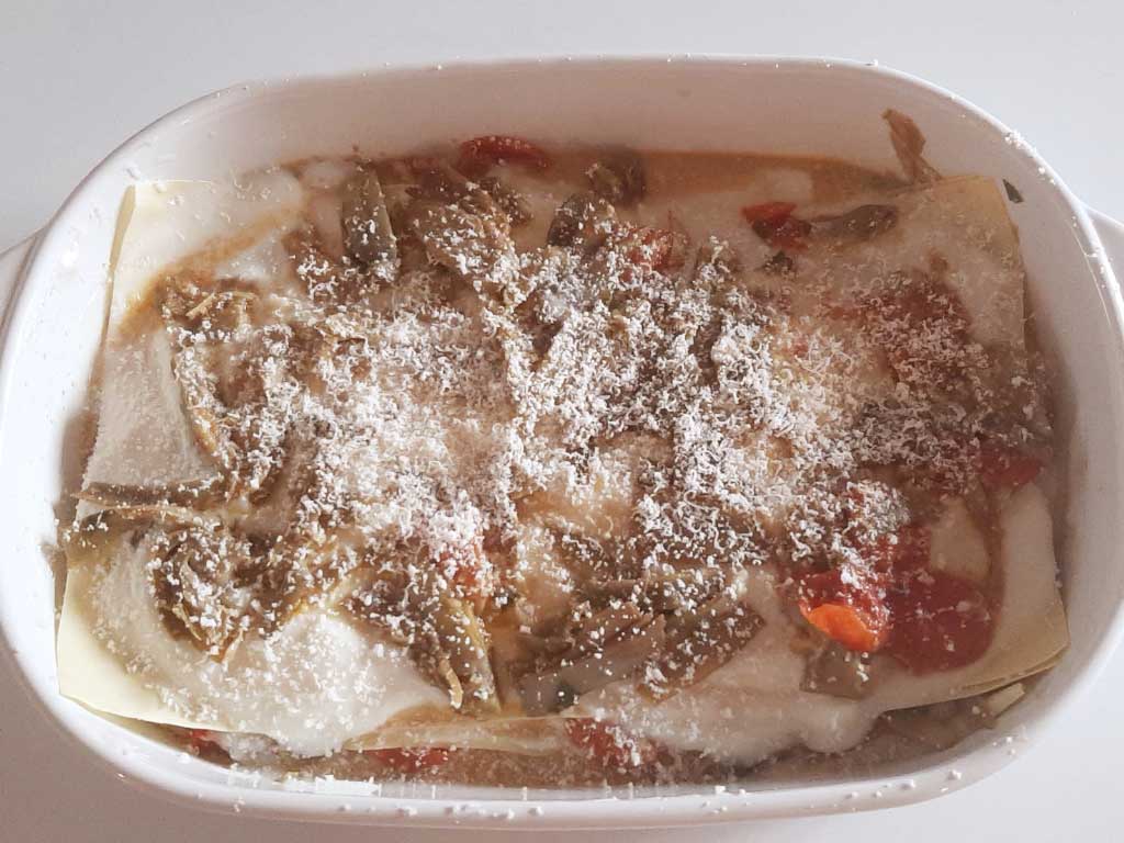 Lasagne con carciofi e pomodorini freschi