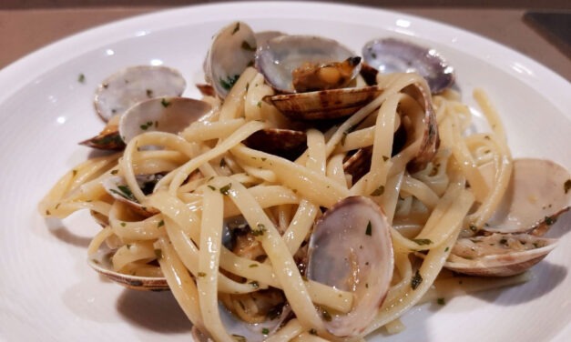 LINGUINE CON VONGOLE VERACI (FRESCHE) DELLA MONICA