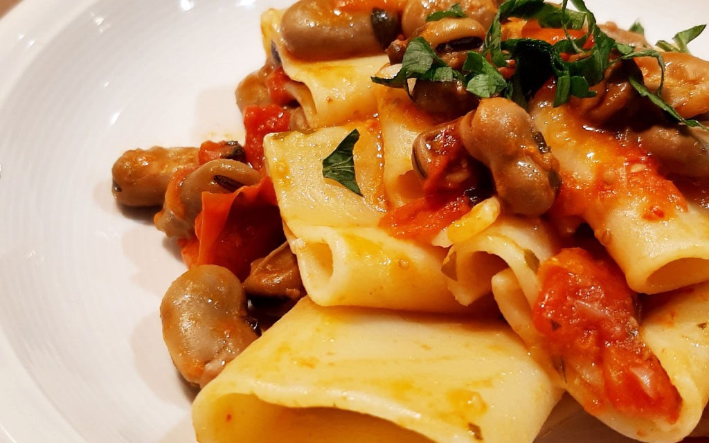 PACCHERI CON FAVE (BACCELLI) FRESCHE DELLA MONICA