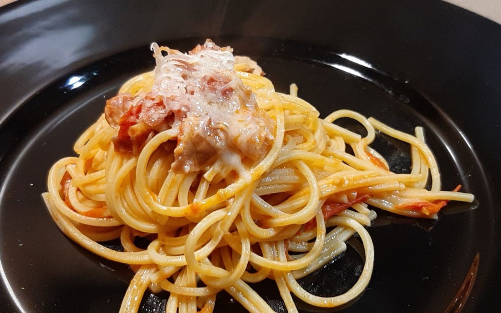 CHITARRA (SPAGHETTI) ALL’AMATRICIANA RIVISITATA DELLA MONICA