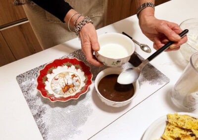 Aggiungo il cucchiaio di latte al caffè