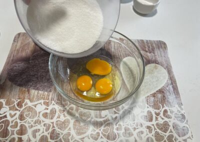 Aggiungete lo zucchero semolato