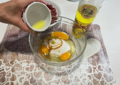 Aggiungete un cucchiaio scarso di liquore strega