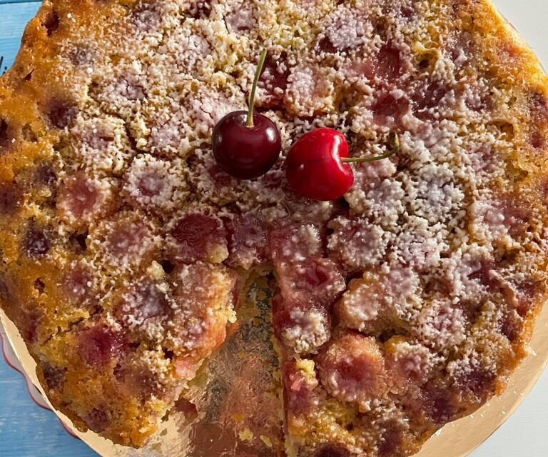 TORTA DI CILIEGIE FRESCHE DELLA MONICA