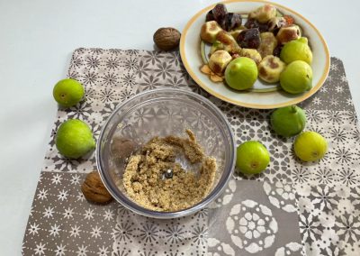Gherigli di noci tritati pronti