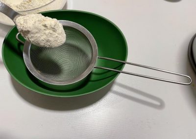 Setacciate la farina 00