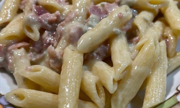 PENNE CON PROSCIUTTO COTTO E GORGONZOLA DELLA MONICA