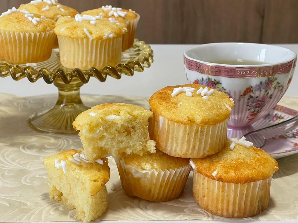Muffin sofficissimi allo yogurt e nocciole della Monica