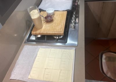 Poi fate dei tagliatetti di 3 cm  nella parte superiore