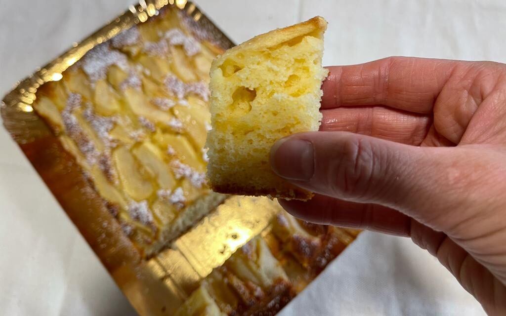 TORTA RETTANGOLARE 5 MINUTI DI MELE E YOGURT SOFFICISSIMA DELLA MONICA