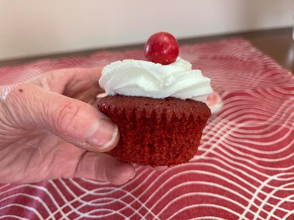 Red velvet cupcake rossi