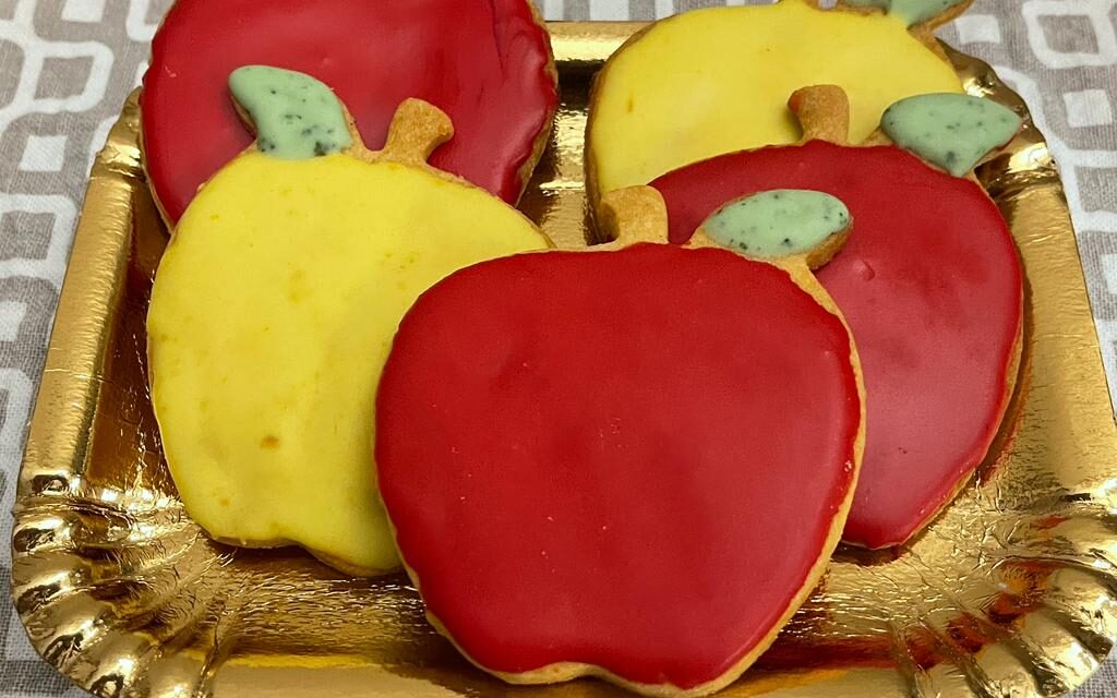 MELE COLORATE DI PASTAFROLLA