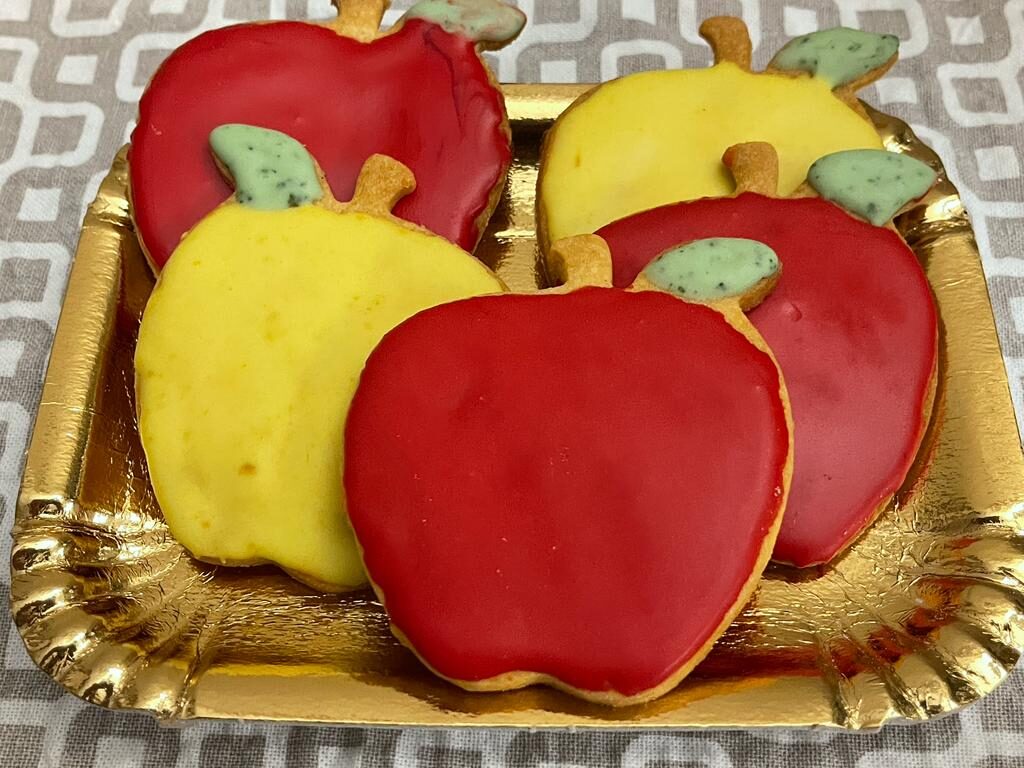 Mele colorate di pastafrolla