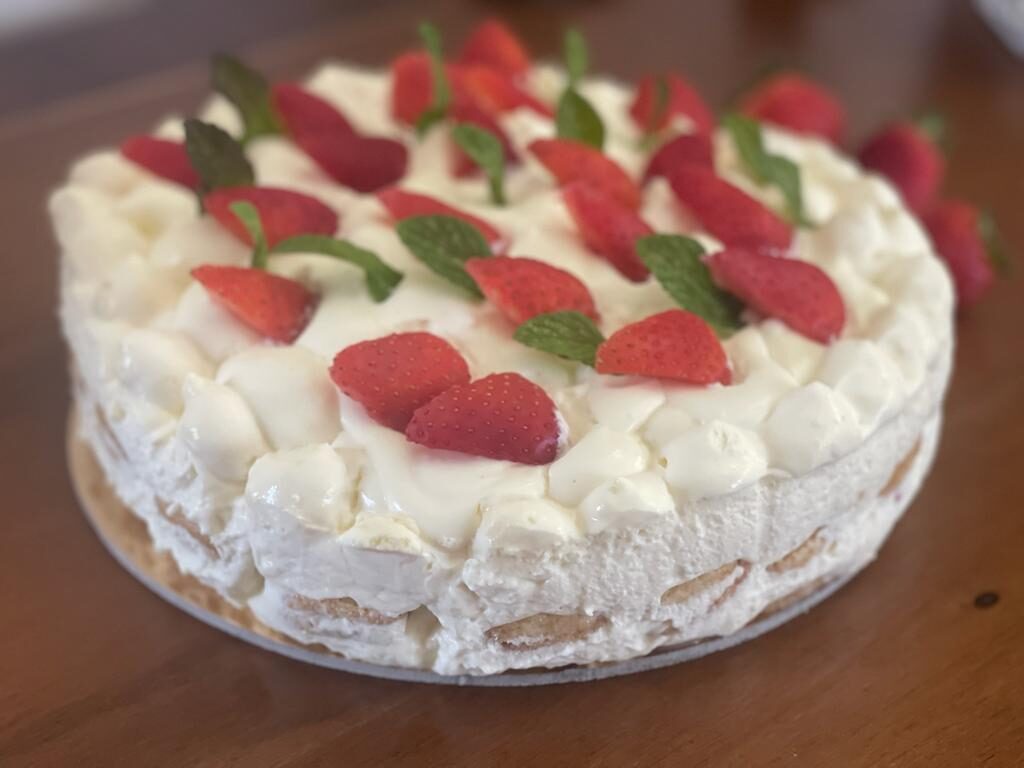 Torta tiramisù alle fragole