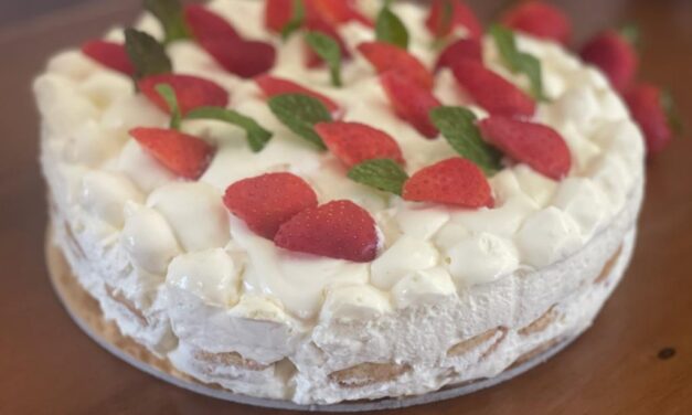 TORTA TIRAMISU’ ALLE FRAGOLE (CON TUORLI PASTORIZZATI)