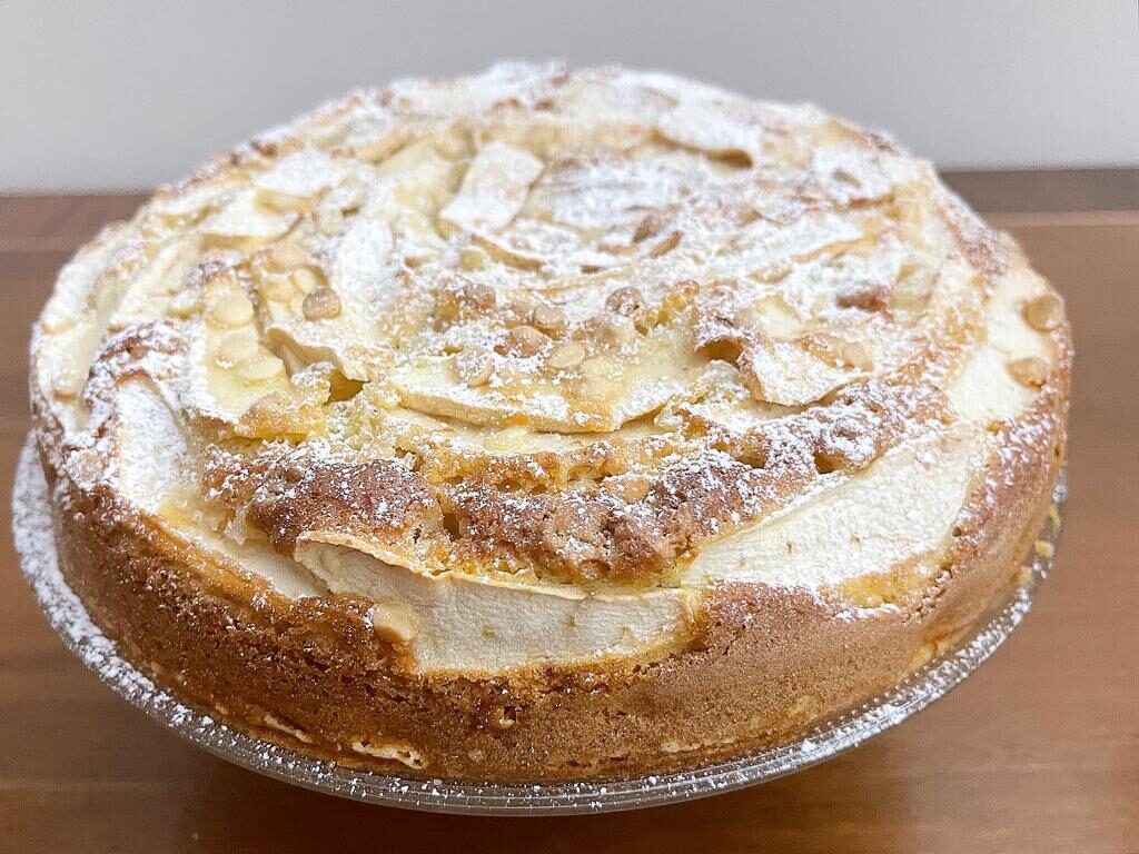 Torta alle mele con gocce di cioccolato bianco